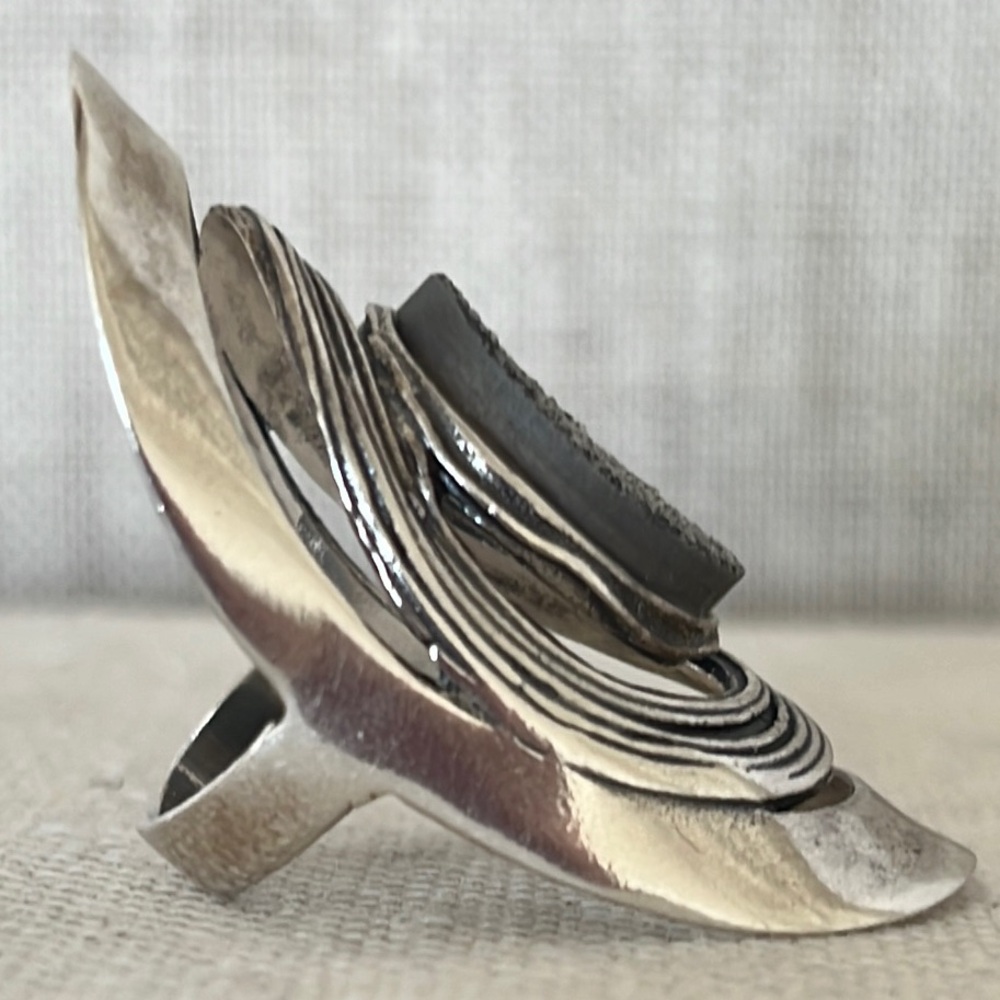 Modern Silver Swirl Ring